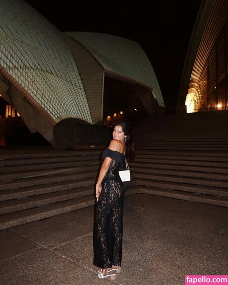 Meghna Kaur modelo desnuda archivo