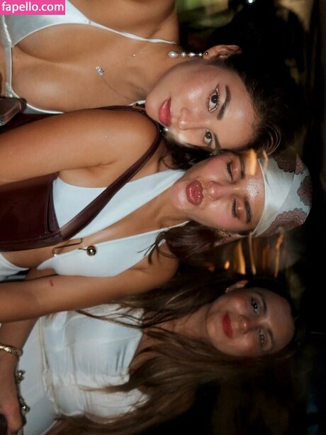 Meghna Kaur arte modelo fotos