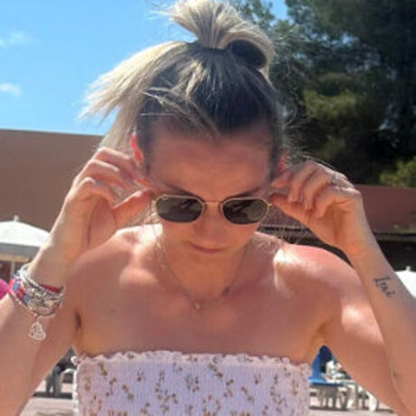 Natalie Handby linda estrella galería