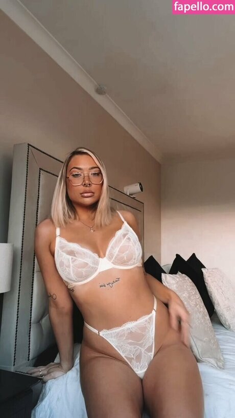 Holliem Parsons actriz desnuda recopilación