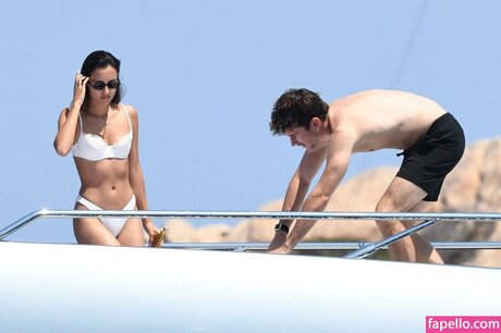 Alexandra Saint Mleux estrella porno adulto archivo