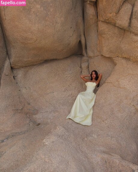 Alexandra Saint Mleux modelo gratis imágenes