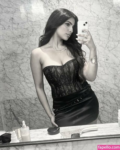 Jaya Thandi sexo estrella galería