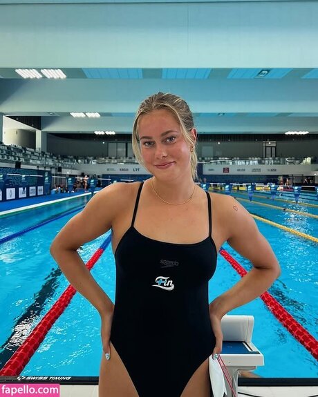 Louna Kasvio estrella porno agradable imágenes