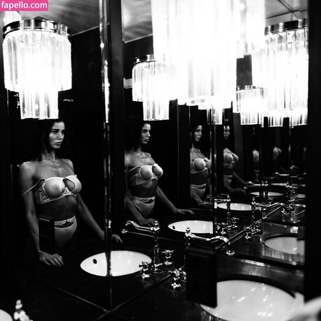 Tatyana Luzgina modelo sexual foto