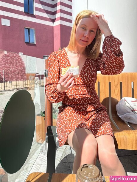 Brie cattii modelo adulto imagen