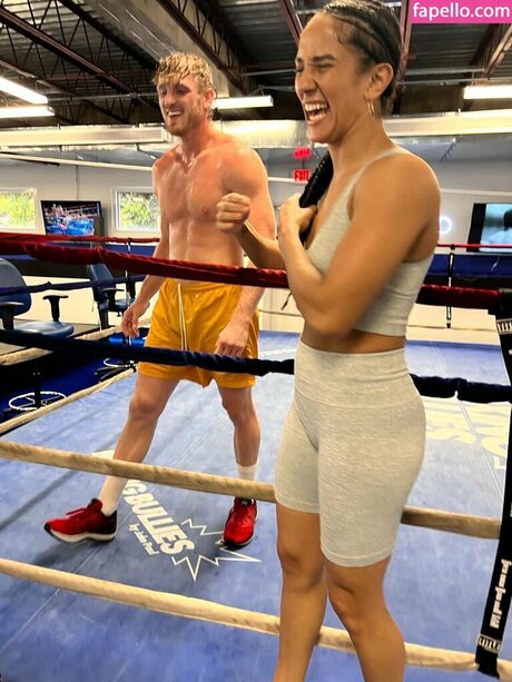 gatita curvilínea onlyfans sexo superior imagen