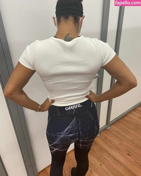 Amanda Serrano estrella porno bonita foto