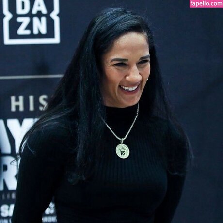 Amanda Serrano buen modelo galería