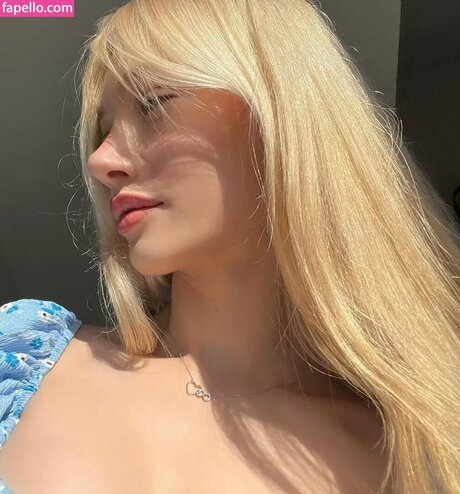 Duygu German actriz erótica archivo