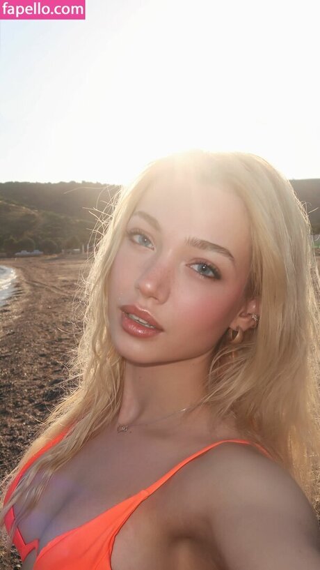 Duygu German hermosa modelo foto