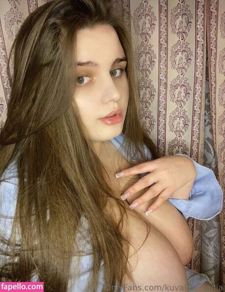 ___kuvalda___ modelo desnudo foto