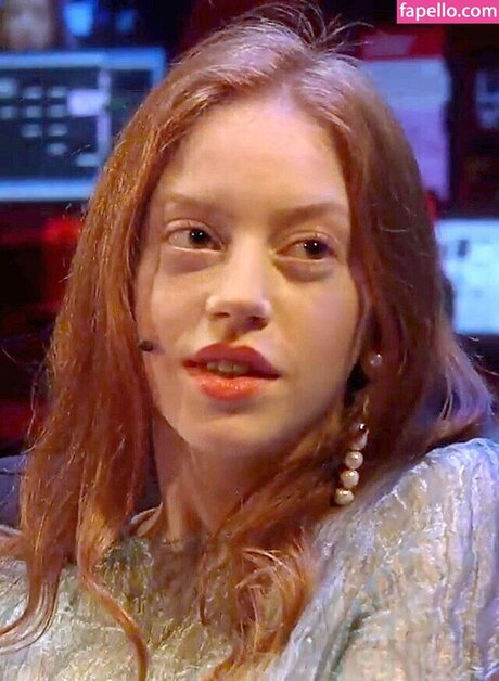 Lily Newmark estrella atractiva foto