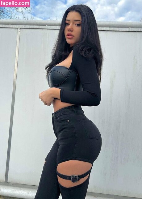 vanessareinhardt estrella xxx galerías