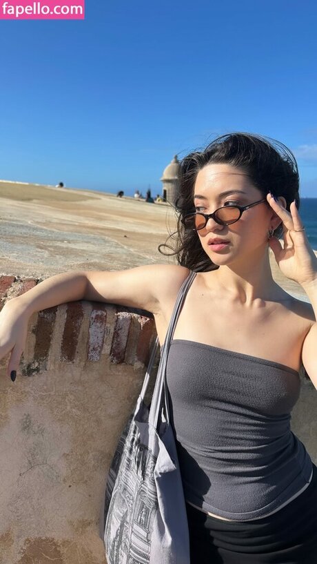 Reina Hardesty bonita actriz fotos