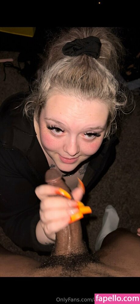 Acacia Makayla modelo atractivo imágenes