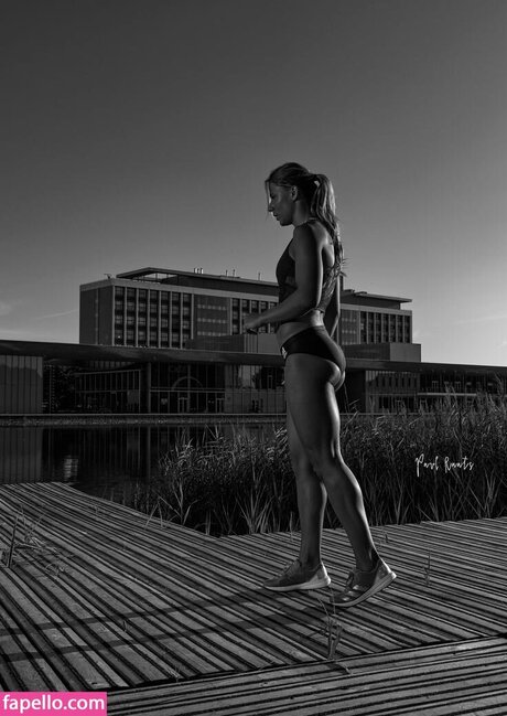 Demi Van Den Wildenberg estrella del arte fotos