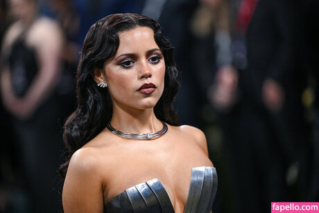 Jenna Ortega bonita actriz recopilación