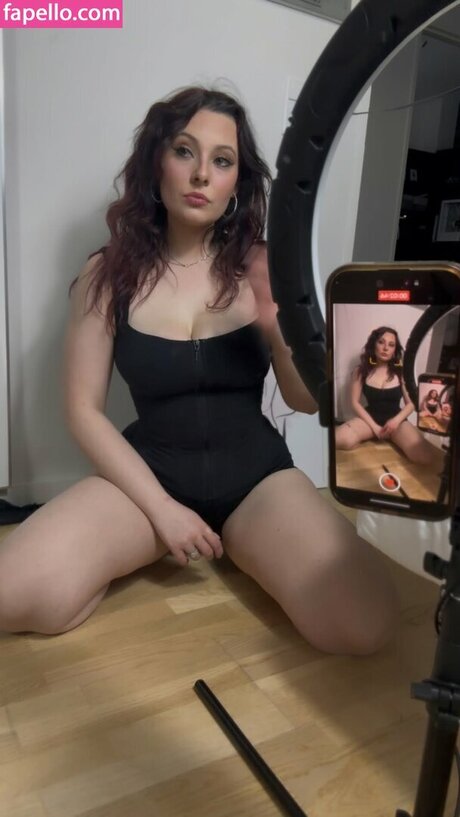 Christina Markus modelo superior imagen