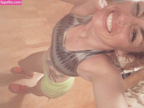 Heather Hardy modelo atractivo galería