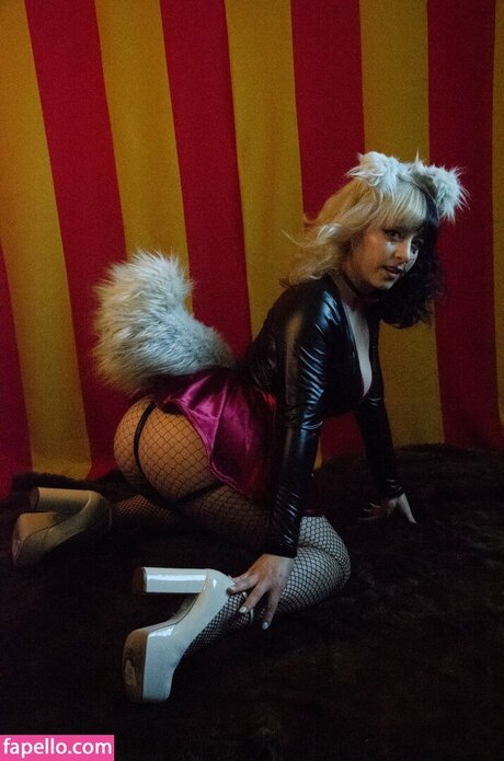 CubeCosplay modelo perfecto fotos