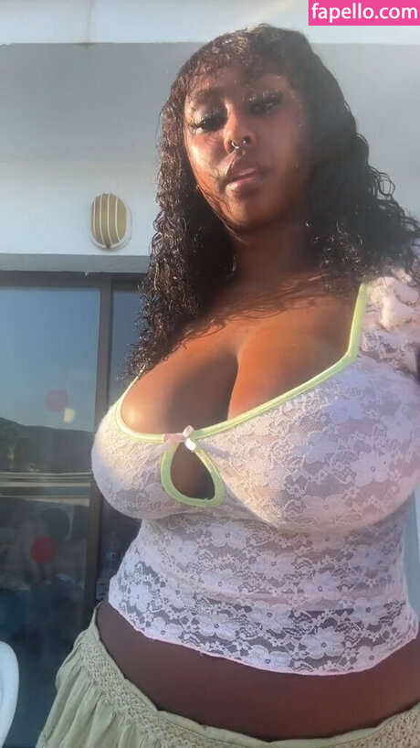 ellariamengistu estrella porno atractiva imágenes