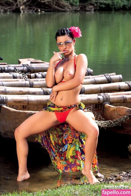 Nikki Ryder estrella porno hd galerías