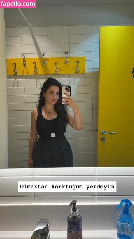 Deniz Ba da_ arte estrella porno imagen