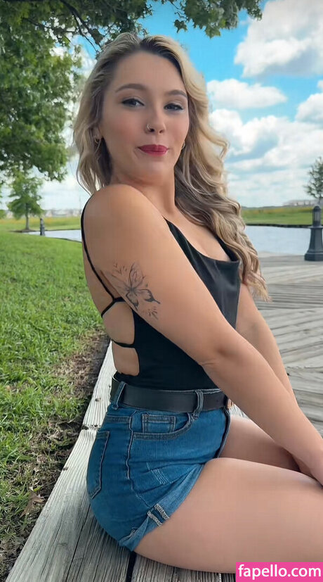 Kiara Louviere sexo estrella porno galería