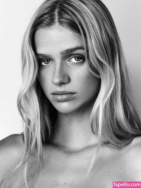 Sarah Hands actriz de desnudos imágenes