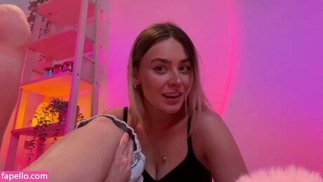 Simply Kel ASMR modelo adulto foto