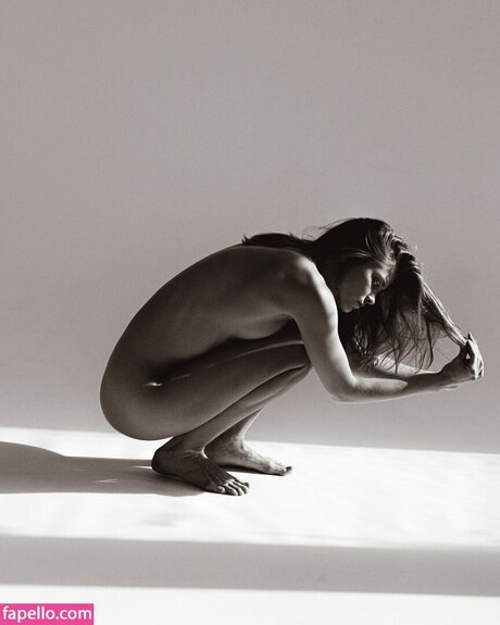 Tatiana Kozina estrella porno atractiva galerías