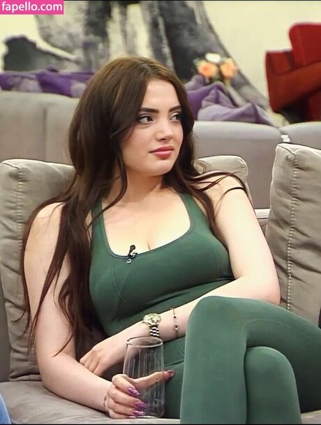 Elif Nur libre de estrellas archivo