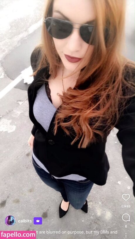 Calbits modelo desnuda galerías