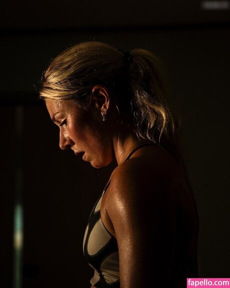 Mikaela Shiffrin actriz caliente archivo