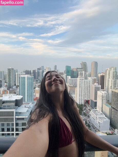 Azucena Cantillo modelo libre fotos