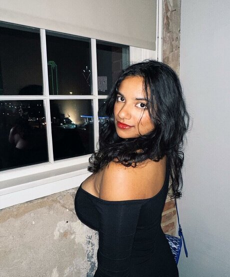 Abby Govindan estrella porno de arte foto