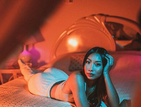 Ena Lor Hmong modelo exclusivo galería