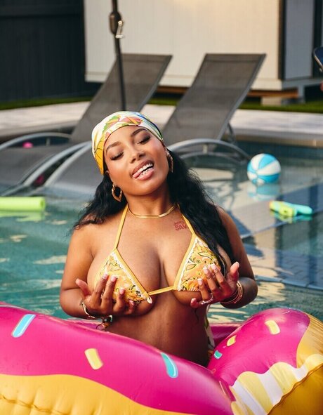 kortynie estrella porno mejor imágenes