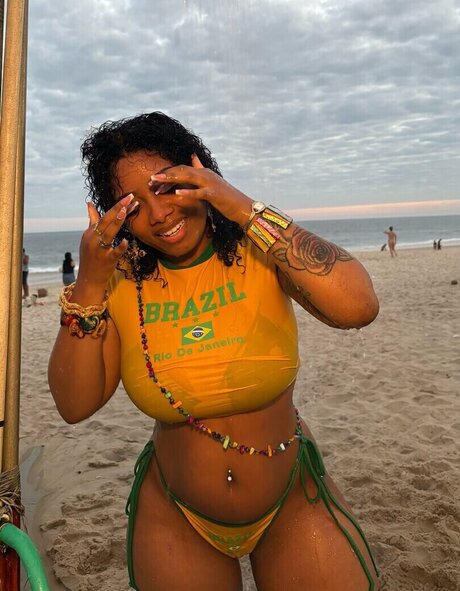 kortynie modelo sexy archivo