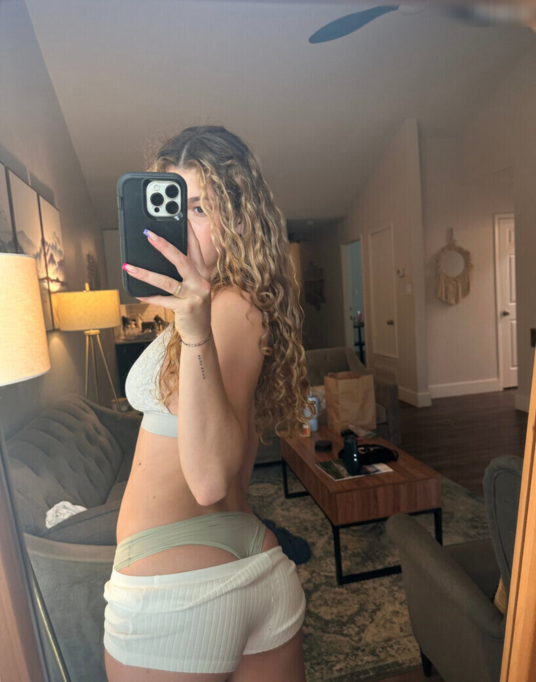 Sydney May actriz de desnudos imagen