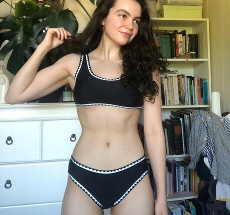 Lucy Holz linda estrella recopilación