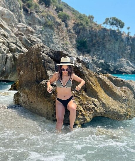 zeynepsedefaydemir estrella porno sexy foto