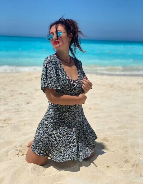 Menna Tayseer buen modelo galería