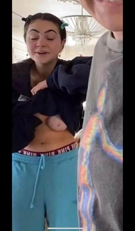 Sara Hesri estrella porno caliente galería