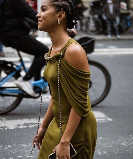 Lou Llobell actriz caliente foto