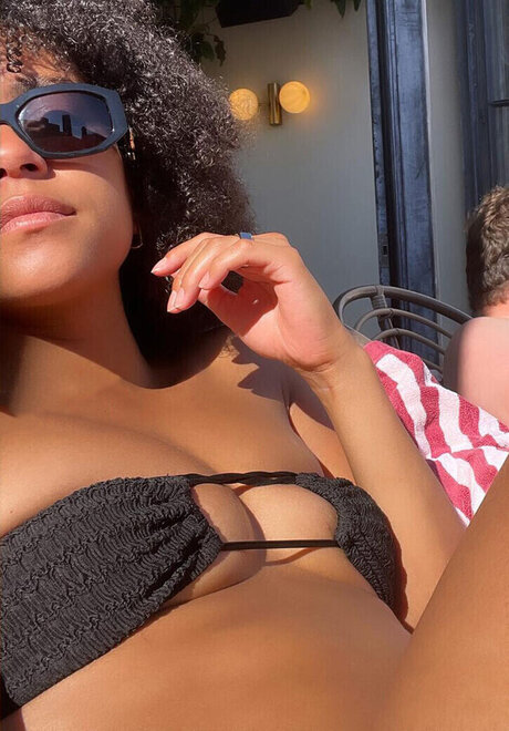 Lou Llobell modelo superior galerías