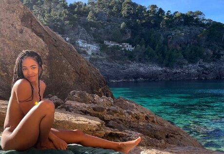 Lou Llobell modelo adulto galerías