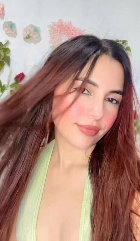 Miris Salinas hermosa estrella porno fotos