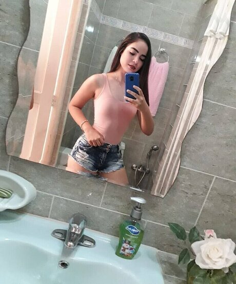 Yasmin Garay actriz desnuda galerías